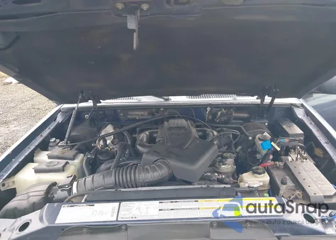 2000 Ford Explorer Eddie Bauer z USA, uszkodzony, nr VIN 1FMDU74E4YZC03951